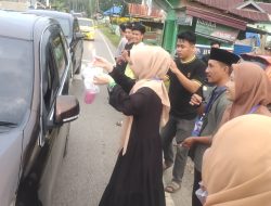Jelang Akhir Ramadhan, Alumni SLTP Negeri 1 Sawa Berbagi Takjil