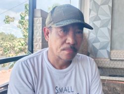 Lanjutkan Program Pemda, Kades Matandahi Salurkan Beras Gratis Kepada Warga