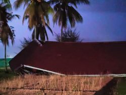 Cuaca Ekstrem Hujan dan Angin Kencang Merusak Sejumlah Rumah Warga Di Kecamatan Sawa