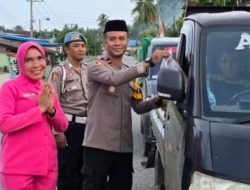 Pererat Silaturahmi, Kapolsek Sawa Bersama Jajaran Gelar Aksi Sosial Pembagian Takjil Dan Buka Puasa Bersama 