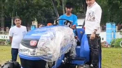 Dukung Cetak Sawah 2000 Hektar, Bupati Yusran Akbar Serahkan Alsintan 