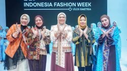 Hj. Wisra Wastawati Promosikan Tenun Konasara di Indonesia Fashion Week 2026